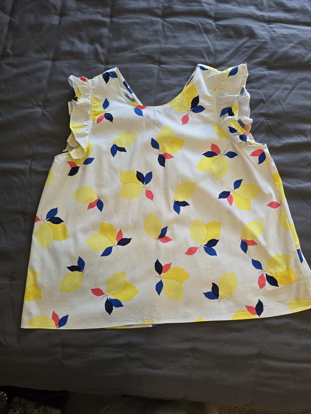 kate spade White Lemon Print Ruffle Sleeve Tank. Size XL